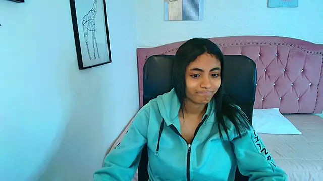 Snapshot of shaneelle chatting on December 2025 03:11:01 AM shaneelle online show from December 2025 03:11:01 AM