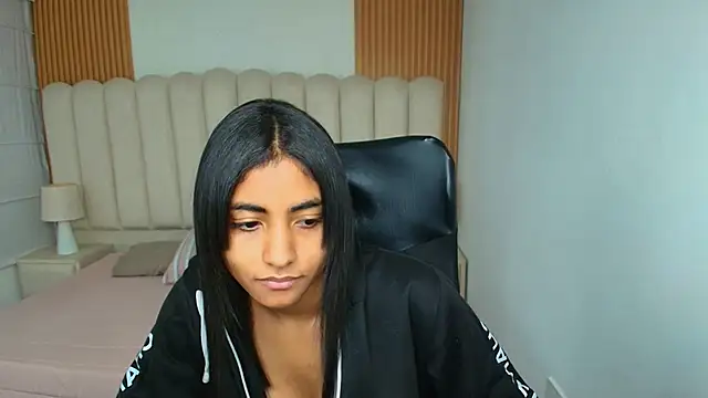 shaneelle online show from February 2026 03:10:02 AM