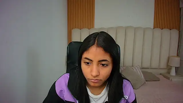 shaneelle online show from February 2026 03:05:01 AM