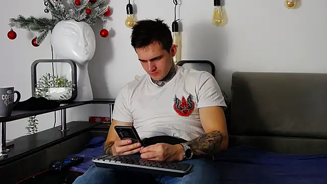 Snapshot of CarterCole chatting on January 2025 07:41:01 AM CarterCole online show from January 2025 07:41:01 AM