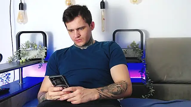 Snapshot of CarterCole chatting on January 2025 08:01:01 AM CarterCole online show from January 2025 08:01:01 AM