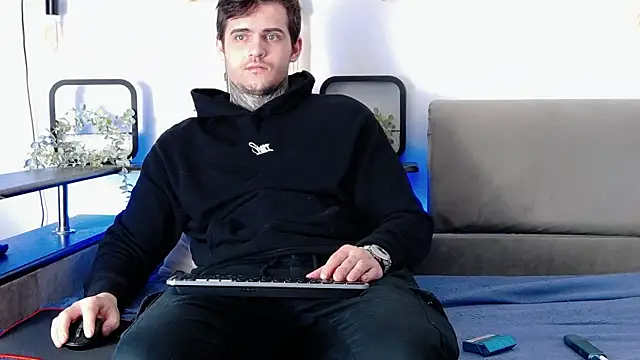 Snapshot of CarterCole chatting on February 2025 08:06:02 AM CarterCole online show from February 2025 08:06:02 AM