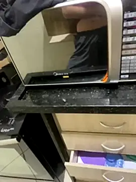 Maurob18 online show from October 2025 11:05:01 PM