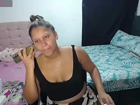 Snapshot of Miel_canela chatting on October 2025 09:23:01 PM Miel canela online show from October 2025 09:23:01 PM