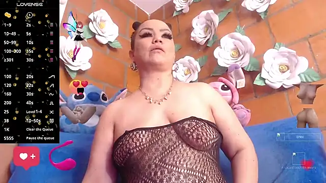 IngritBitch online show from October 2025 07:18:01 PM