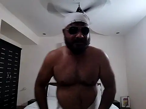 Snapshot of EthicalNight8 chatting on December 2025 05:17:01 PM EthicalNight8 online show from December 2025 05:17:01 PM