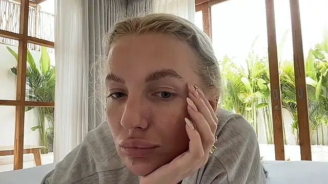 aestetick online show from November 2025 05:40:01 AM