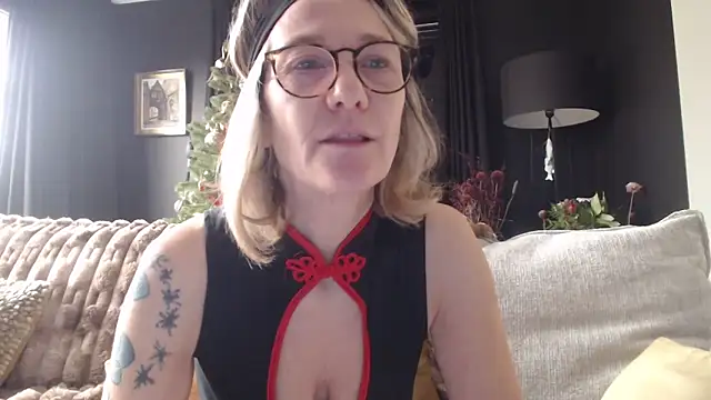 godinflower online show from November 2025 09:01:01 AM