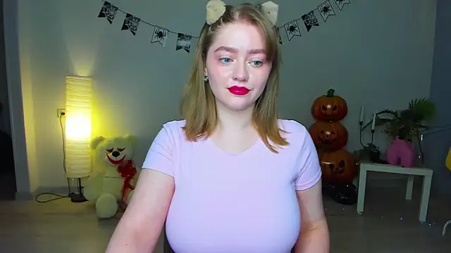 AidaPerry online show from November 2025 06:21:01 PM