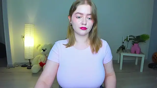 AidaPerry online show from December 2025 09:35:01 PM