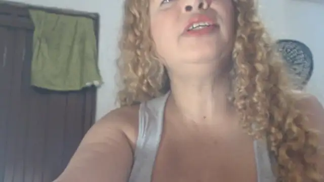 BustyAmanda online show from July 2026 12:44:01 PM