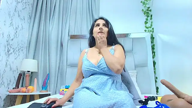 Snapshot of _Marcela__ chatting on October 2025 12:26:02 PM Marcela online show from October 2025 12:26:02 PM