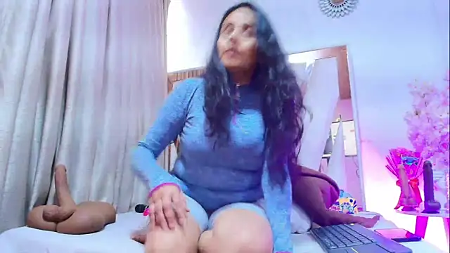 Snapshot of _Marcela__ chatting on November 2025 12:27:02 PM Marcela online show from November 2025 12:27:02 PM