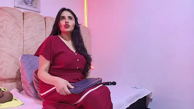 Snapshot of _Marcela__ chatting on April 2026 11:35:01 AM Marcela online show from April 2026 11:35:01 AM