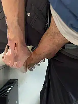 Snapshot of 34thwonder chatting on October 2025 04:00:01 PM 34thwonder online show from October 2025 04:00:01 PM