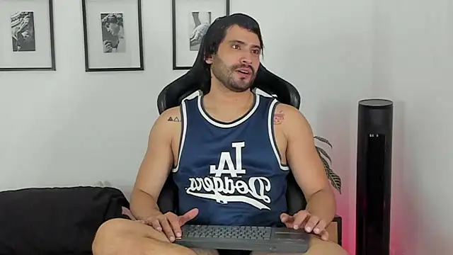 Dereck vega online show from July 2026 10:45:01 PM