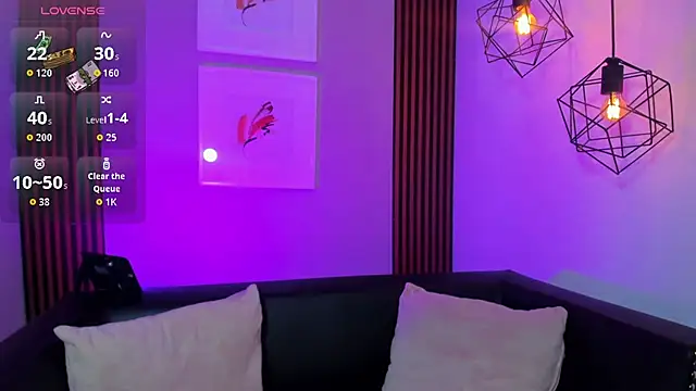 Nahiajhonson  online show from March 2026 12:32:01 PM