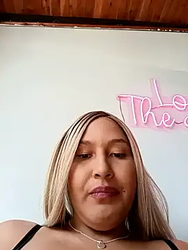 Snapshot of SamaraJay1 chatting on December 2024 06:41:01 PM SamaraJay1 online show from December 2024 06:41:01 PM