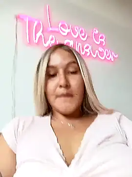 Snapshot of SamaraJay1 chatting on January 2025 04:13:01 PM SamaraJay1 online show from January 2025 04:13:01 PM