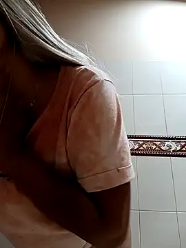 Snapshot of SamaraJay1 chatting on January 2025 03:22:02 PM SamaraJay1 online show from January 2025 03:22:02 PM