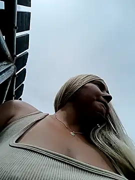 Snapshot of SamaraJay1 chatting on February 2025 05:01:02 PM SamaraJay1 online show from February 2025 05:01:02 PM