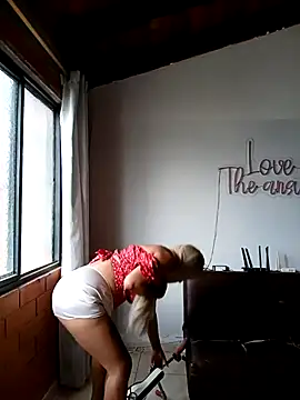 Snapshot of SamaraJay1 chatting on February 2025 05:18:02 PM SamaraJay1 online show from February 2025 05:18:02 PM