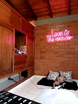 Snapshot of SamaraJay1 chatting on March 2025 03:31:02 PM SamaraJay1 online show from March 2025 03:31:02 PM