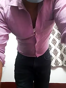 Guyinshortss online show from April 2026 08:07:02 PM