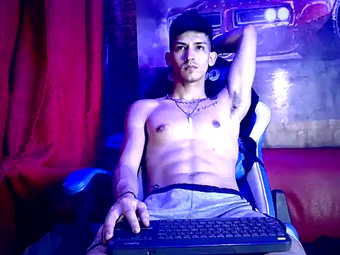 Snapshot of MasterSEX420 chatting on December 2024 11:13:02 PM MasterSEX420 online show from December 2024 11:13:02 PM