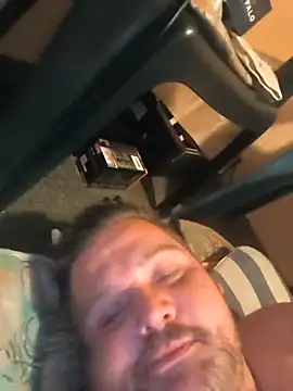 Snapshot of Ronny2510 chatting on November 2025 09:27:02 PM Ronny2510 online show from November 2025 09:27:02 PM