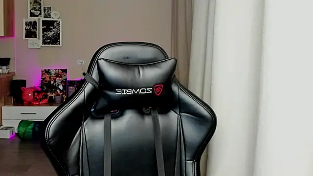 Sm0ly online show from November 2025 01:49:02 AM