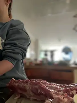 Cloew Marz online show from March 2026 04:43:01 PM