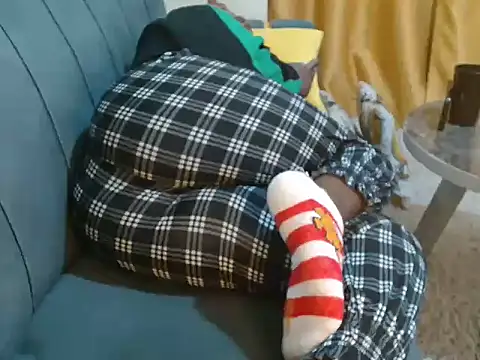 Snapshot of leslysexygirl chatting on December 2025 05:13:01 AM leslysexygirl online show from December 2025 05:13:01 AM