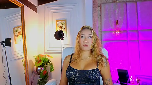 AlessiaLondon online show from July 2026 10:10:01 AM