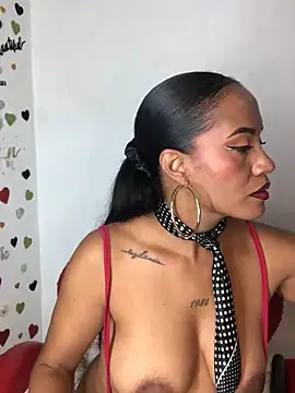 AdelaHaneix online show from October 2025 04:46:01 PM