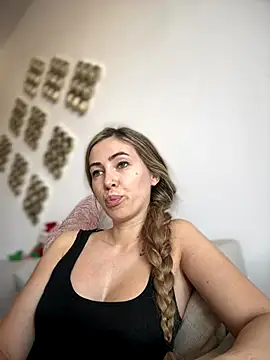 RaquelleDevon online show from December 2025 12:45:02 PM