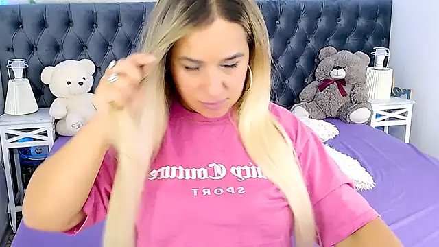 Snapshot of MilenaMiler_X chatting on September 2025 07:17:02 PM MilenaMiler X online show from September 2025 07:17:02 PM