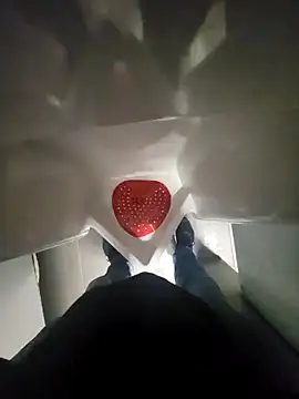 Policeman20742 online show from September 2025 10:26:02 PM