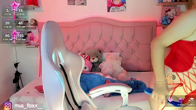 Snapshot of Mia_foxx_ chatting on November 2025 09:04:02 PM Mia foxx online show from November 2025 09:04:02 PM