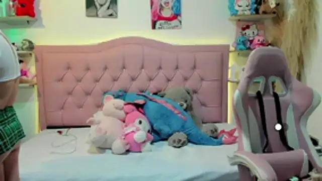 Snapshot of Mia_foxx_ chatting on November 2025 08:05:01 PM Mia foxx online show from November 2025 08:05:01 PM