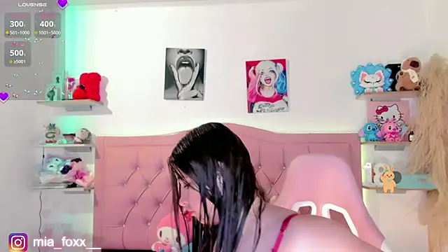 Snapshot of Mia_foxx_ chatting on December 2025 09:02:01 PM Mia foxx online show from December 2025 09:02:01 PM