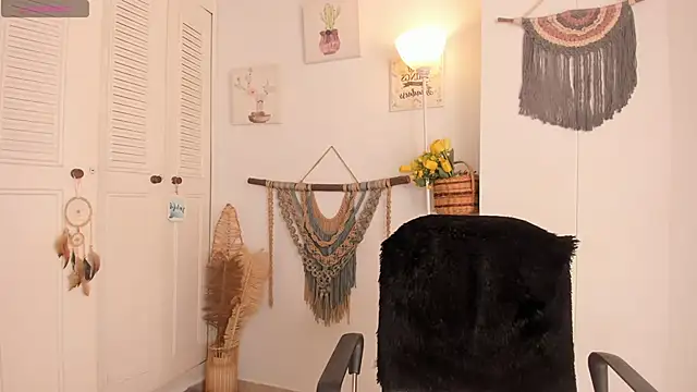 anaruiz  online show from March 2026 09:20:01 PM