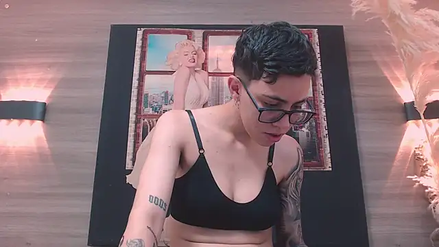 Cutie Shy  online show from December 2025 06:46:02 PM