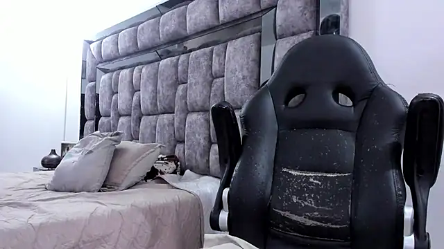 MalconStonne online show from November 2025 02:48:02 AM