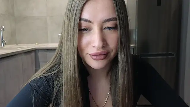 Snapshot of Cinderella____ chatting on February 2025 10:37:01 PM Cinderella online show from February 2025 10:37:01 PM