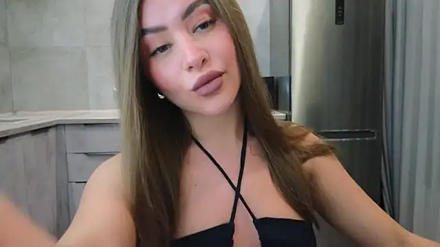 Snapshot of Cinderella____ chatting on March 2025 06:34:01 PM Cinderella online show from March 2025 06:34:01 PM