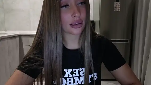 Snapshot of Cinderella____ chatting on November 2025 06:40:01 PM Cinderella online show from November 2025 06:40:01 PM