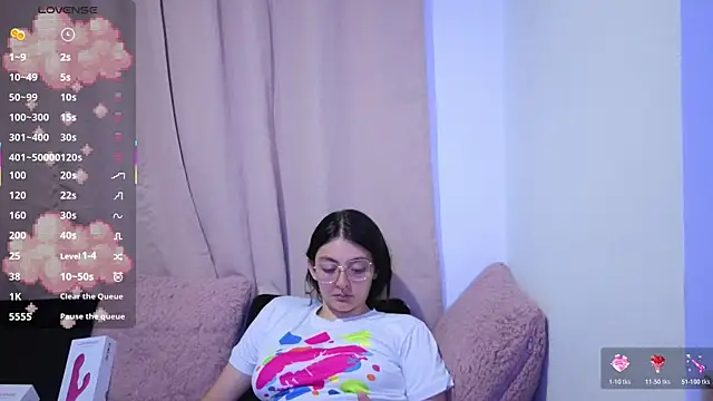 lessliee22  online show from May 2026 06:31:02 AM