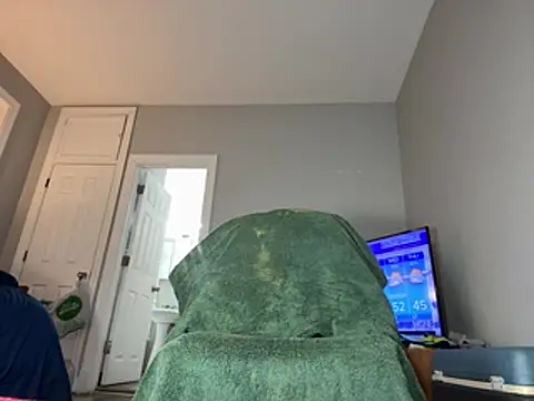 ChiRaqb8 online show from February 2026 11:50:01 AM