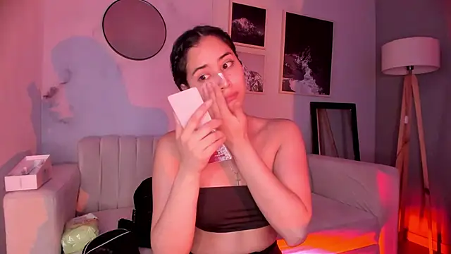 lara madisson online show from February 2026 05:14:01 AM